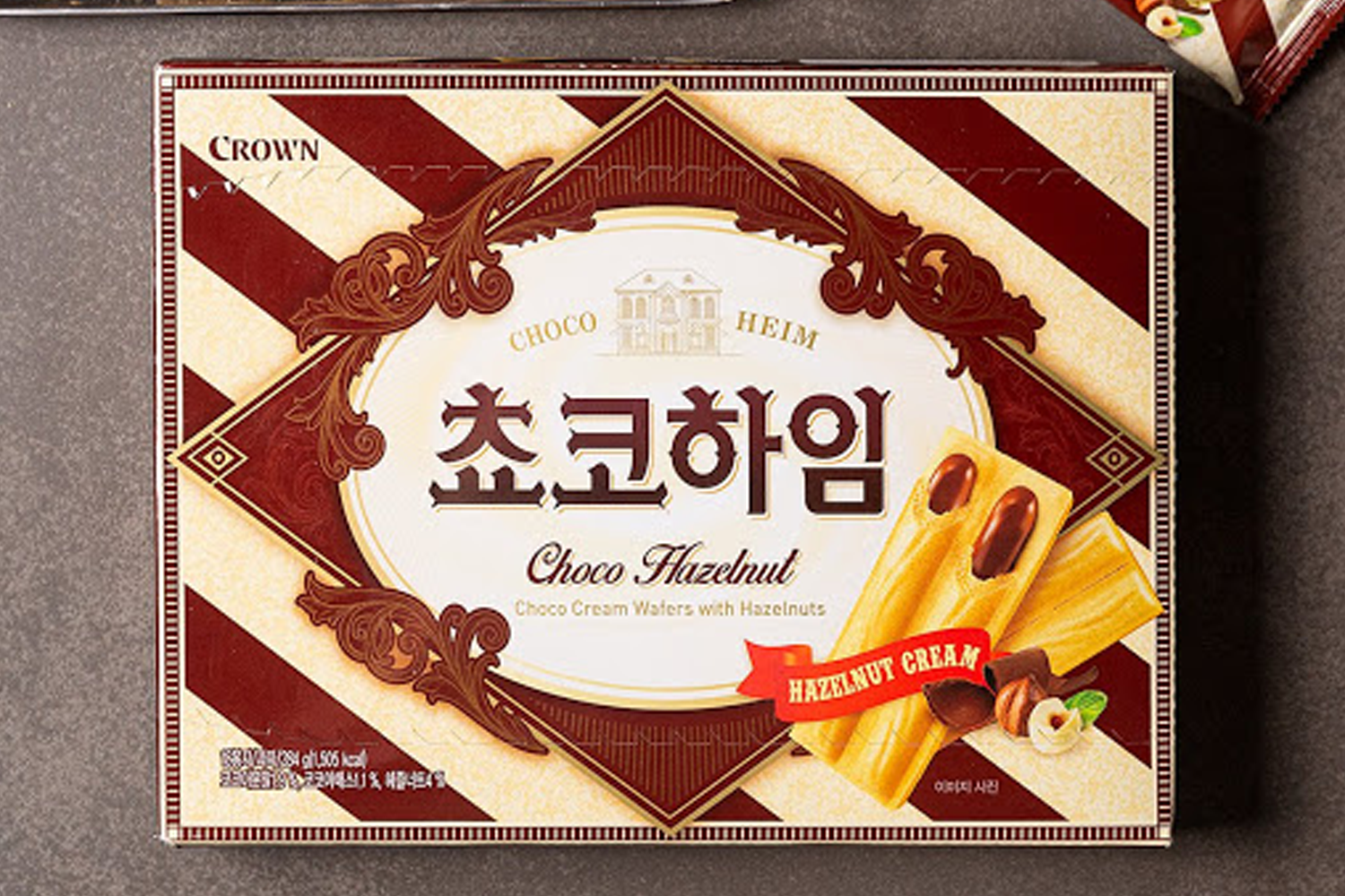 韓國朱古力威化條，冷藏後更脆，無屑掉落的零食選擇。