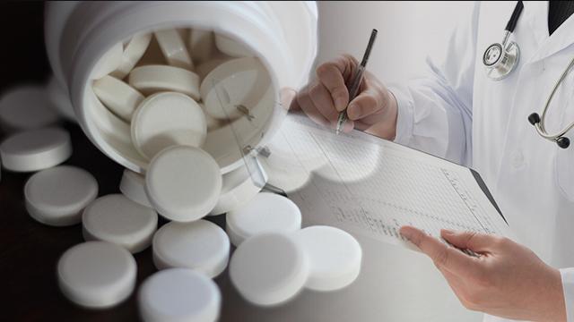 สำนักงงานข่าวเกาหลีใต้รายงานว่า พบคนไทยที่ลักลอบเข้าเมืองมาอย่างผิดกฎหมายถูกจับด้วยข้อหาลักลอบค้ายาเสพติดทั้งนิโคตินและยาเสพติดประเภทฉีด