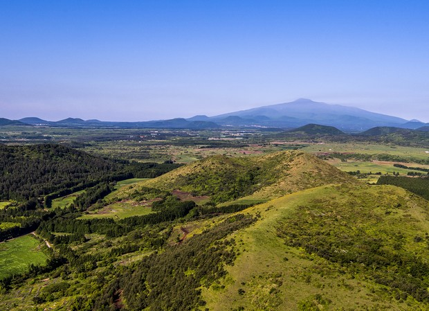 A complete guide for a perfect trip to Jeju Island | Activities, restaurants, cafes and more!