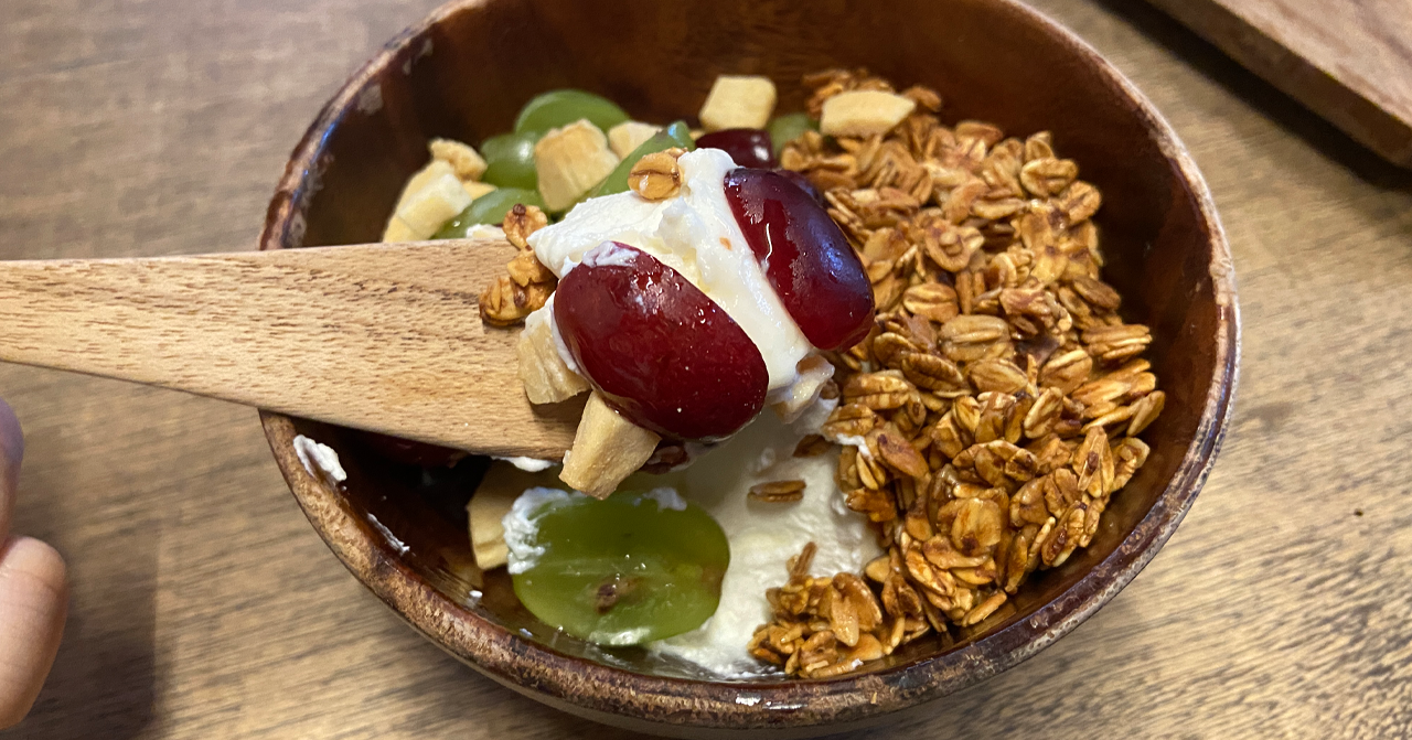 คาเฟ่ ฮงแด | THANKS, OAT สาวเกาหลีติดใจ YOGURT BOWL！วัตถุดิบสดใหม่ที่ทำให้รสชาติอร่อยและดีต่อสุขภาพ!