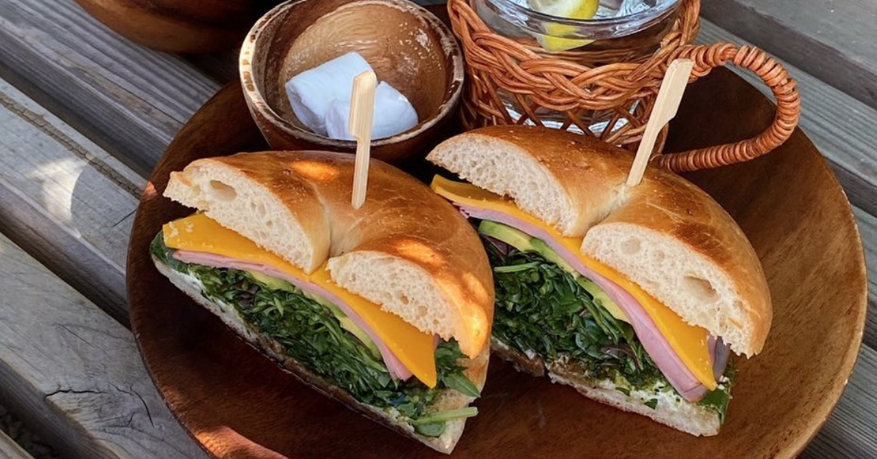 คาเฟ่ ฮงแด | THANKS, OAT สาวเกาหลีติดใจ YOGURT BOWL！วัตถุดิบสดใหม่ที่ทำให้รสชาติอร่อยและดีต่อสุขภาพ!