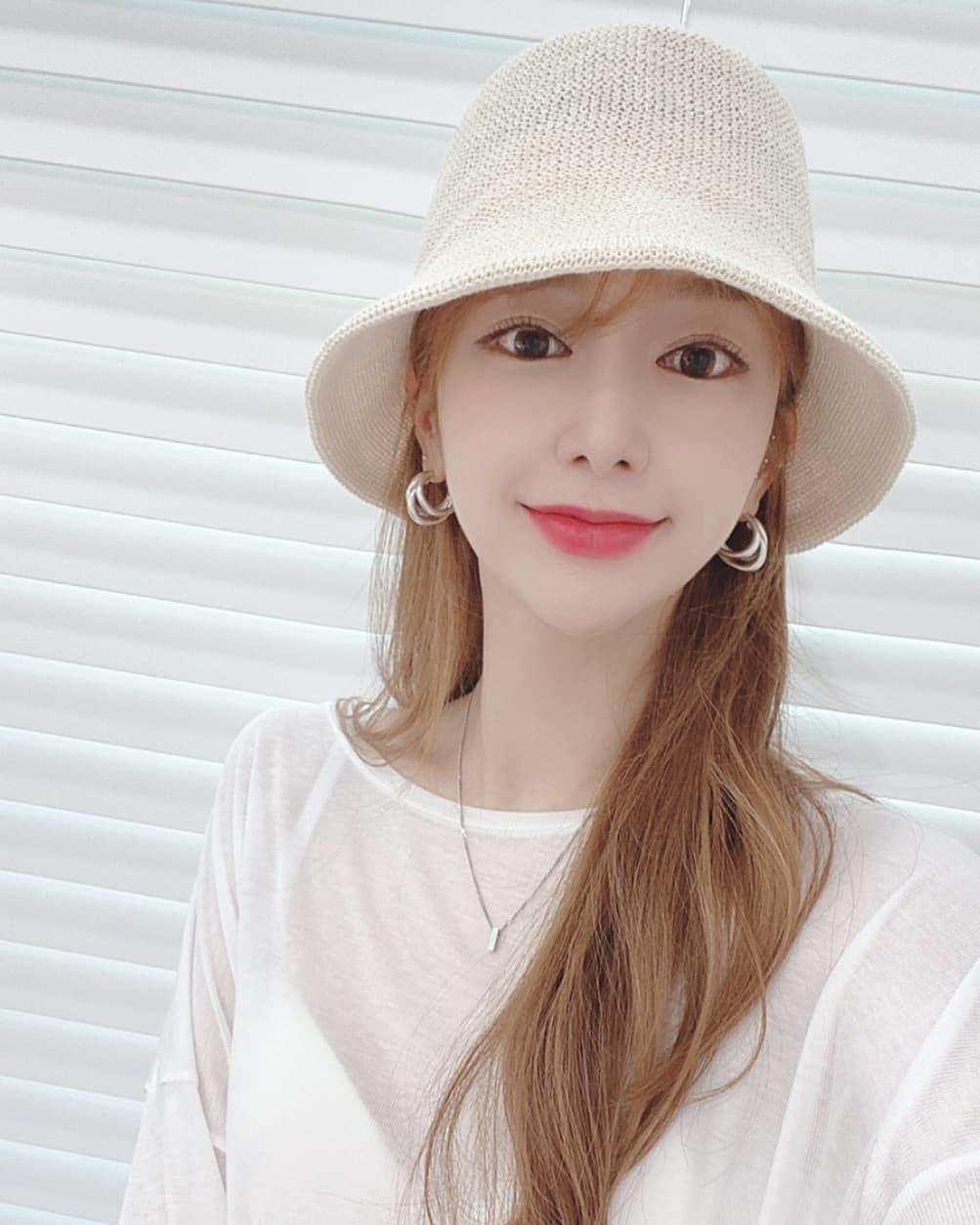 หน้าร้อนกำลังมา~มาดูหมวกยอดฮิตในเกาหลีกันดีกว่าค่ะ!