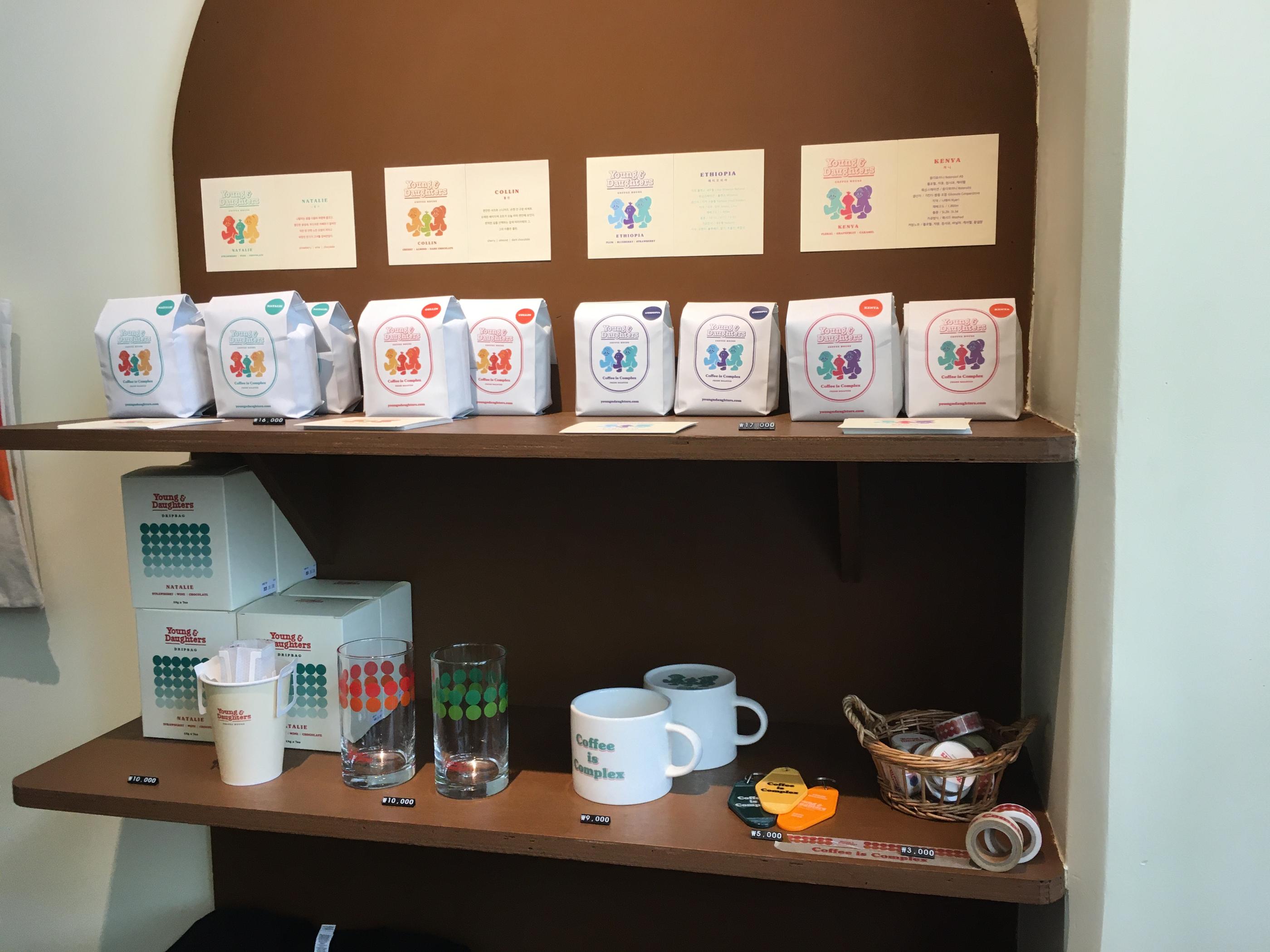 Try Seasonal Specials At This Coffee Roastery With Expertise & History! Young & Daughters | Gongdeok