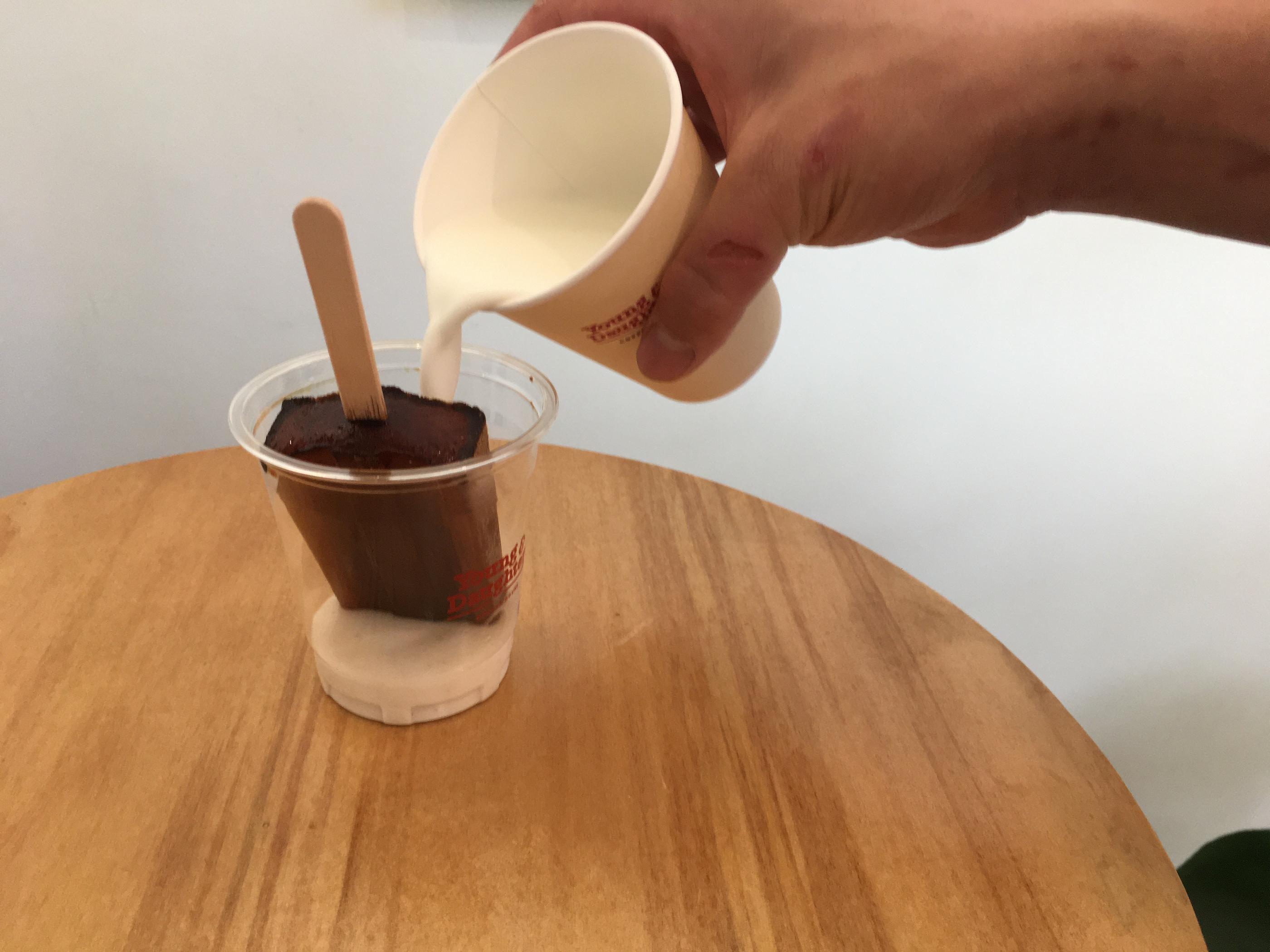 Try Seasonal Specials At This Coffee Roastery With Expertise & History! Young & Daughters | Gongdeok