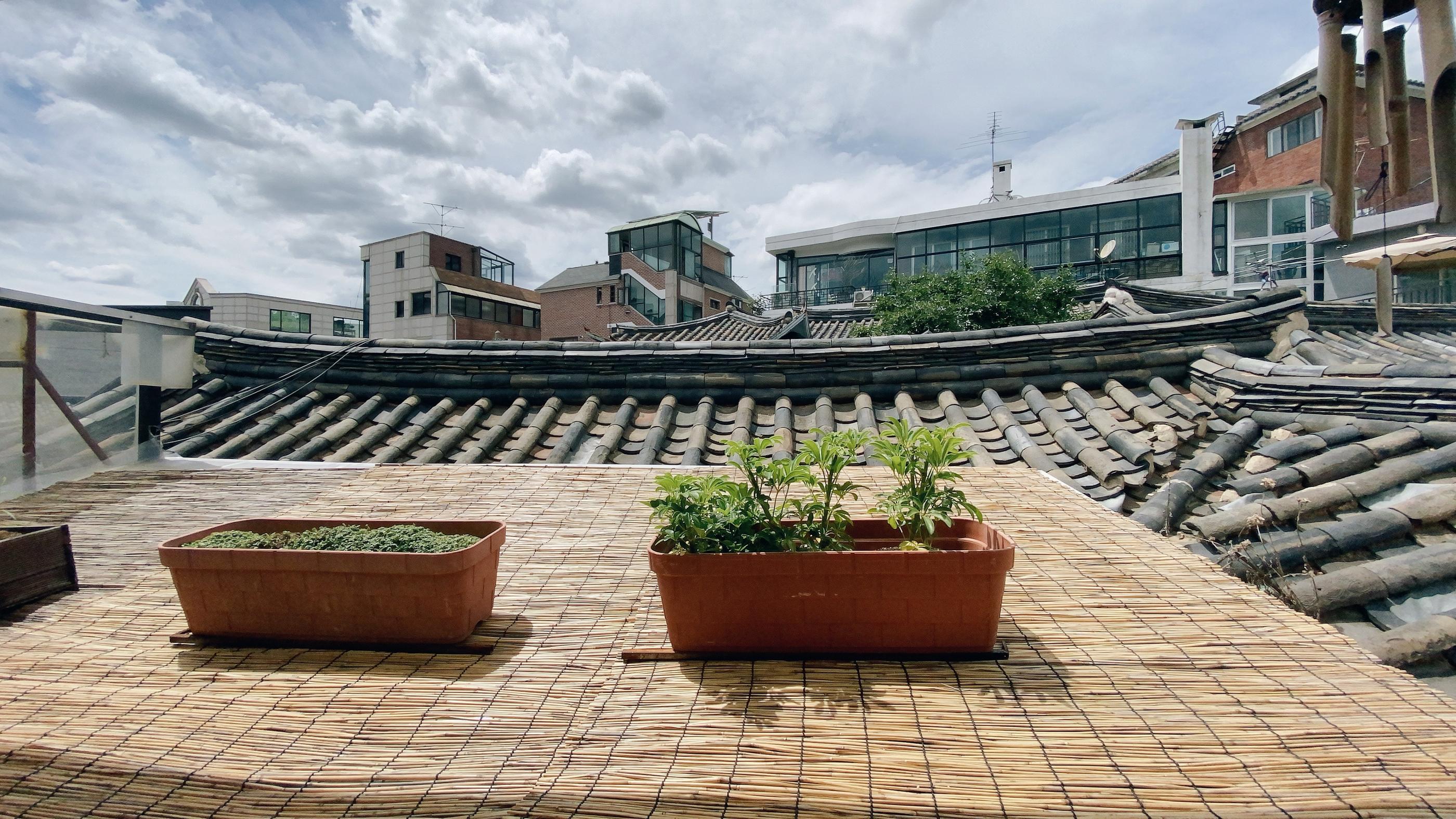 A Hidden Gem With Quiet Views Of Hanok Roofs As Stunning As Ikseondong
