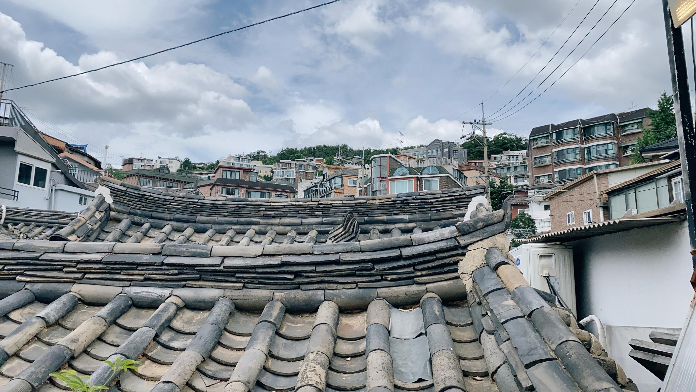 A Hidden Gem With Quiet Views Of Hanok Roofs As Stunning As Ikseondong