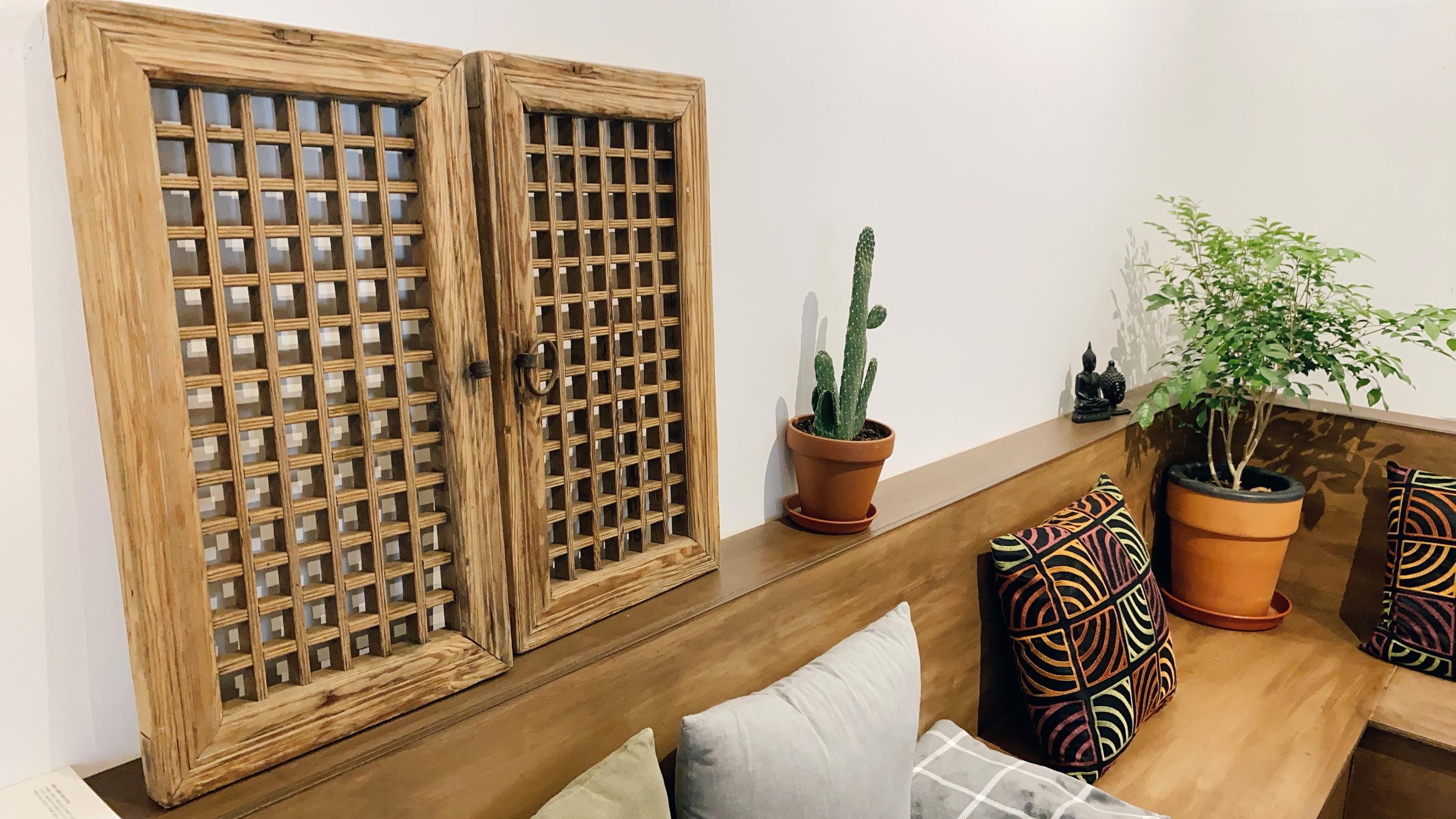 A Hidden Gem With Quiet Views Of Hanok Roofs As Stunning As Ikseondong