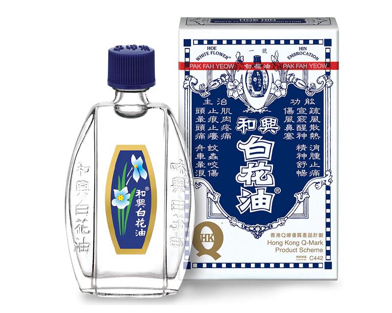香港製的和興白花油，被譽為提神醒腦、舒緩鼻塞的神應品，韓國遊客喜愛的購物選擇。