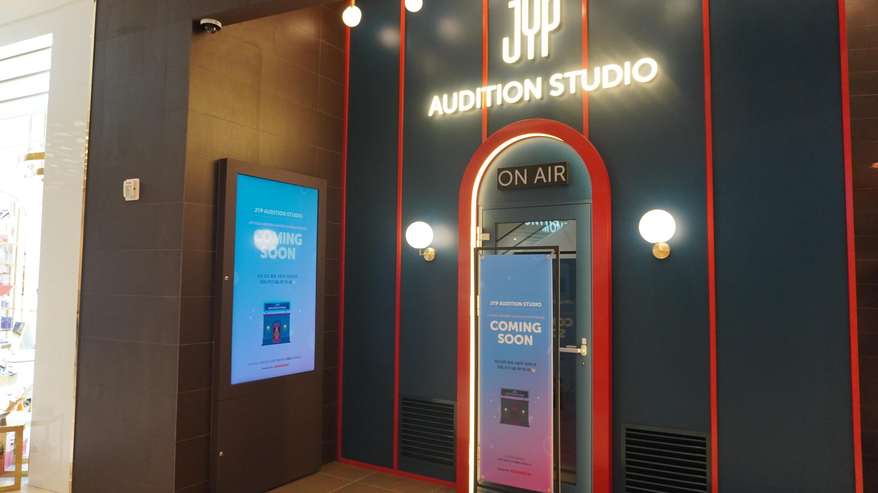 JYP SOUL CUP สาขาที่ตึกจะปิดตัวลงแต่ไม่ต้องเสียใจ แวะไปที่สามารถใหม่ที่จัมชิลซิ ขนมและเครื่องดื่มเลิศเหมือนเดิม เพิ่มเติมเดินทางง่ายมากก...