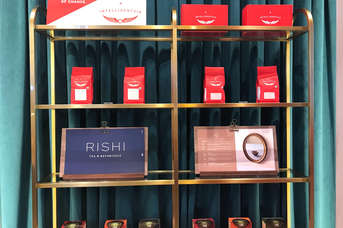 JYP SOULCUP Cafe 展售的有機茶葉產品，展現對健康和有機的堅持