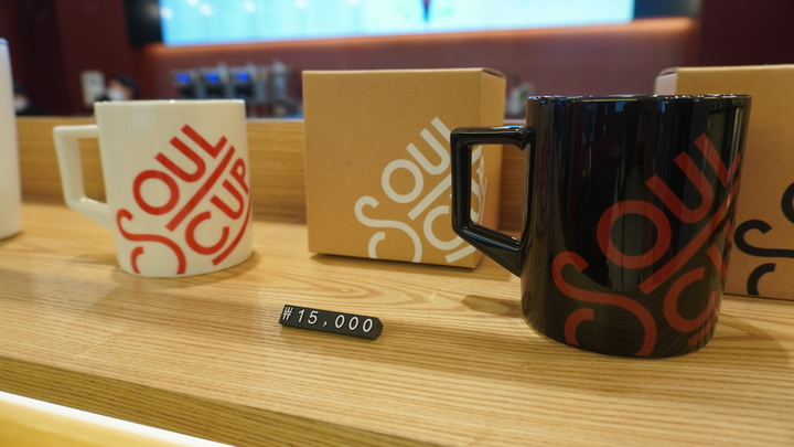 JYP SOUL CUP สาขาที่ตึกจะปิดตัวลงแต่ไม่ต้องเสียใจ แวะไปที่สามารถใหม่ที่จัมชิลซิ ขนมและเครื่องดื่มเลิศเหมือนเดิม เพิ่มเติมเดินทางง่ายมากก...