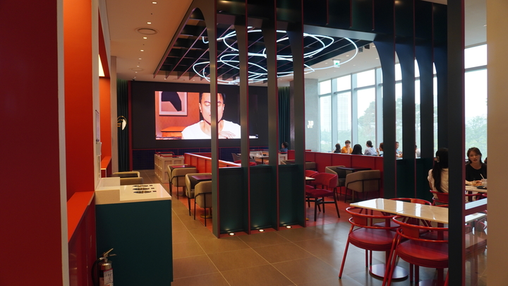 JYP SOUL CUP สาขาที่ตึกจะปิดตัวลงแต่ไม่ต้องเสียใจ แวะไปที่สามารถใหม่ที่จัมชิลซิ ขนมและเครื่องดื่มเลิศเหมือนเดิม เพิ่มเติมเดินทางง่ายมากก...