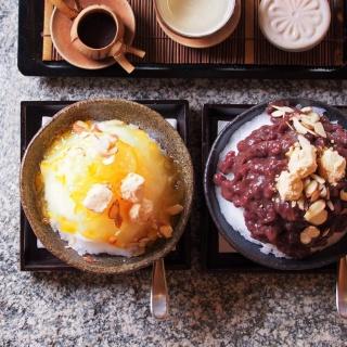 ร้านชาในหมู่บ้านฮันอกบุกช่นที่คนเข้าคิวต่อแถวยาวเหยียดเป็นชั่วโมง วิวภูเขา บรรยากาศพันล้าน