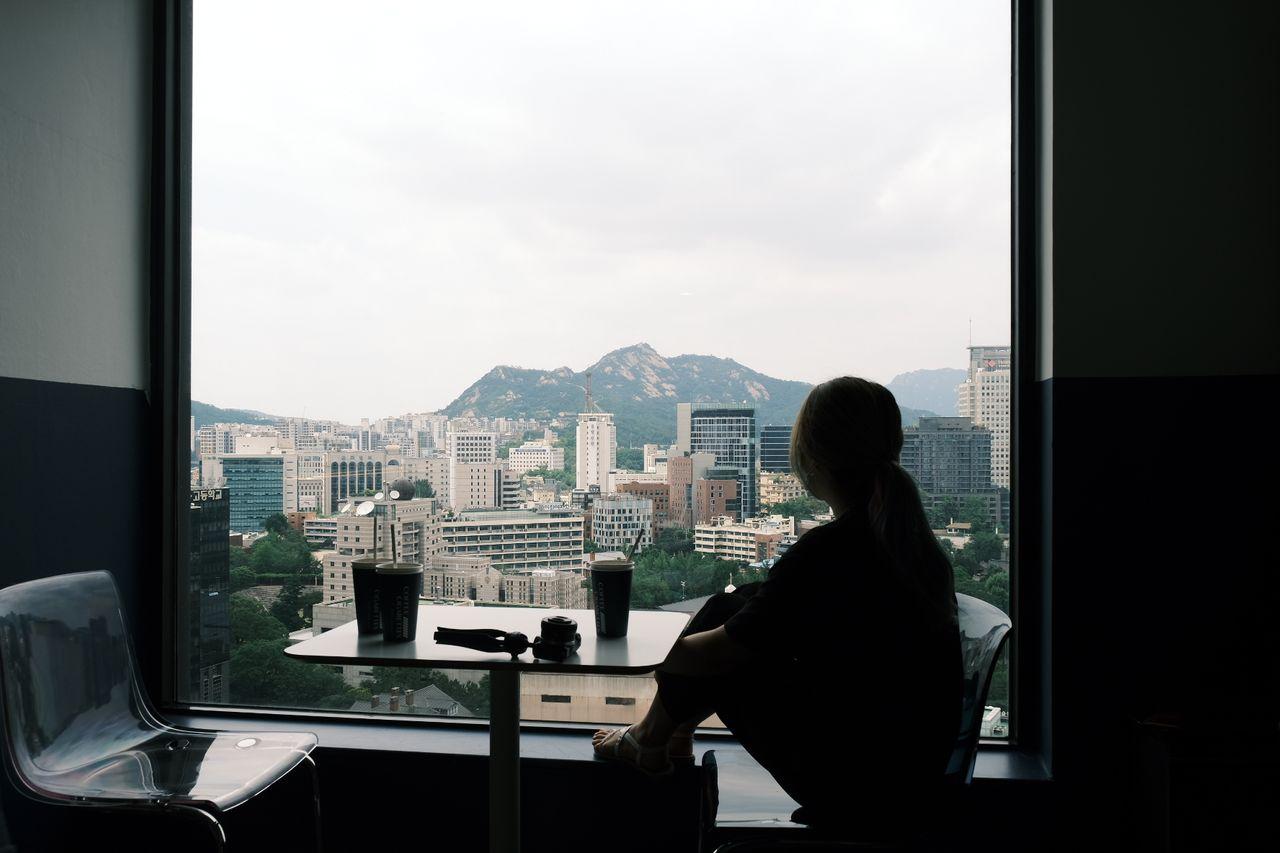 ソウル市庁 カフェ｜Coffee And Cigarette