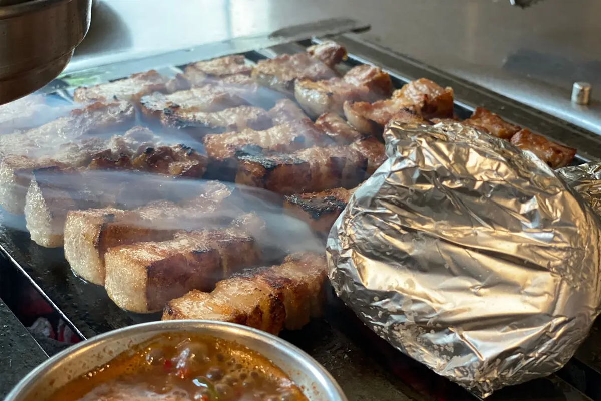 首爾站熱門餐廳『厚肉』三層肉燒烤中