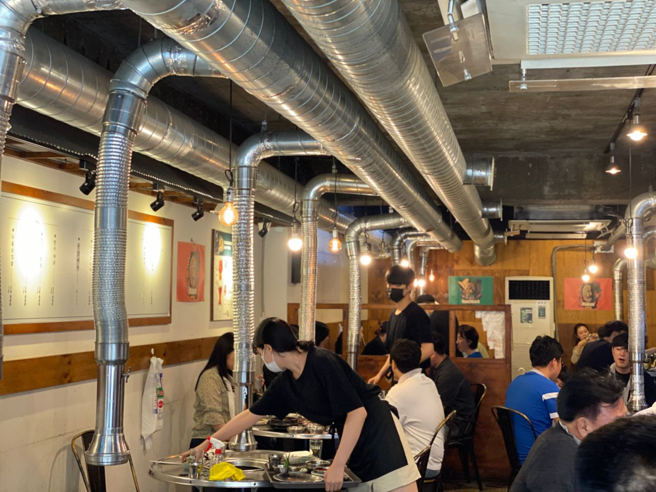 首爾人最推薦三層肉店!首爾站前「厚肉(두툼)」探訪,毫無缺點的美味三層肉饗宴