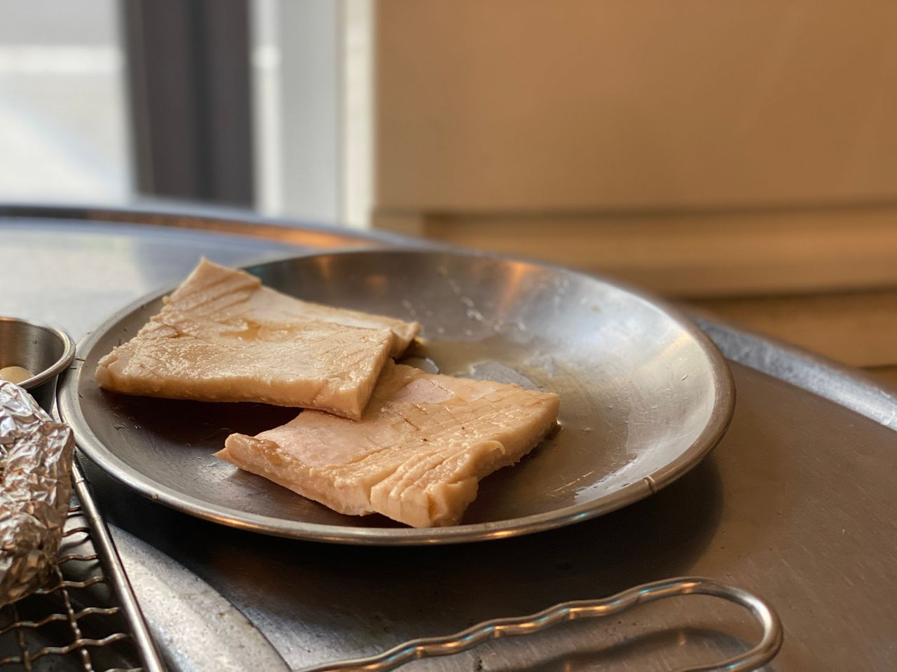 首爾人最推薦三層肉店!首爾站前「厚肉(두툼)」探訪,毫無缺點的美味三層肉饗宴