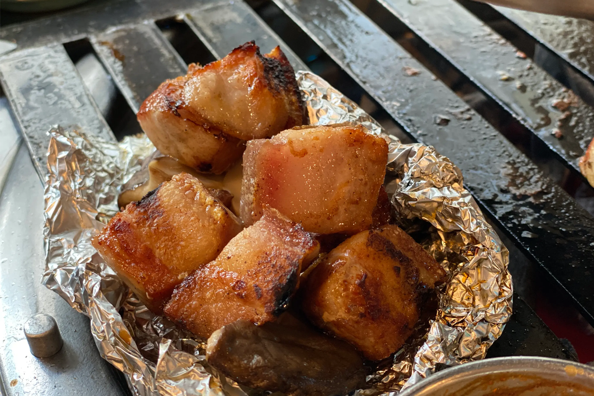 首爾地方的特色豬頸肉，精緻的烤制狀態