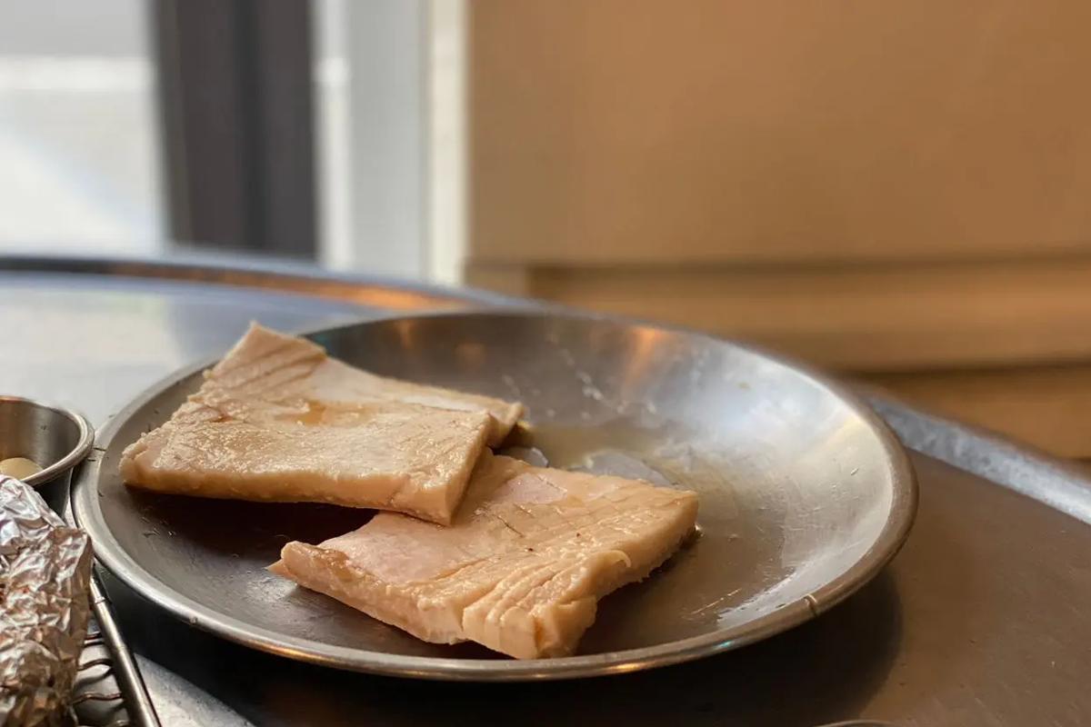 首爾站附近的餐廳『厚肉』，供應柔軟的豬皮