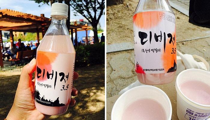 มักกอลรี เครื่องดื่มผสมแอลกอฮอล์นิดๆ ยอดฮิตในวันฝนตกของคนเกาหลี นอกจากรสออริจินัล ตอนนี้มีรสผลไม้มาเอาใจวัยรุ่นกันแล้ว!