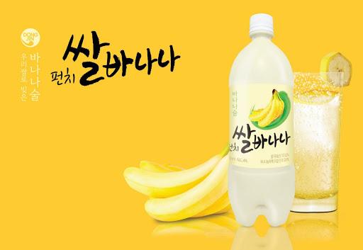 มักกอลรี เครื่องดื่มผสมแอลกอฮอล์นิดๆ ยอดฮิตในวันฝนตกของคนเกาหลี นอกจากรสออริจินัล ตอนนี้มีรสผลไม้มาเอาใจวัยรุ่นกันแล้ว!