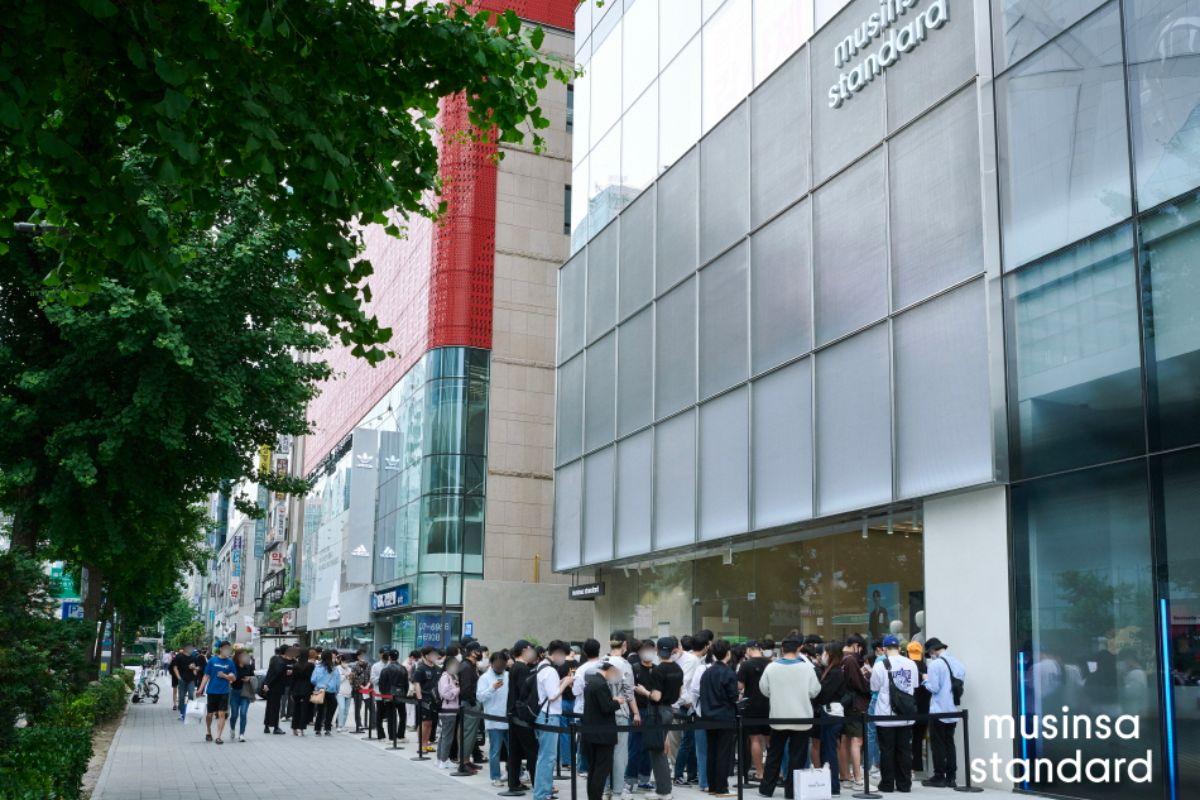 cửa hàng quần áo MUSINSA STANDARD
