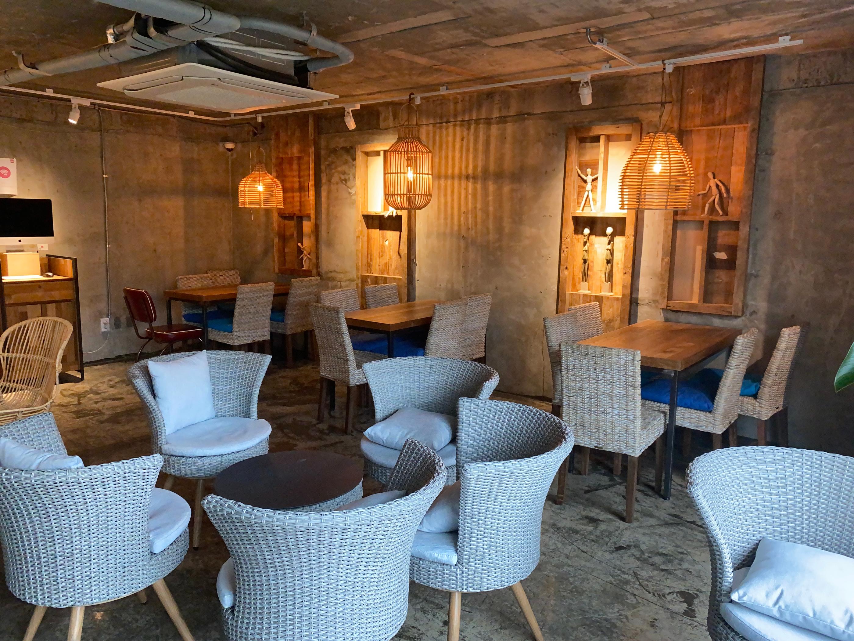 A Hideaway Bali-Themed Cafe In The Middle Of Gangnam | ab cafe, rattan, furniture, rattan basket, bag, tiramisu, lemon pound cake, gangnam cafe, sinnonhyeon
