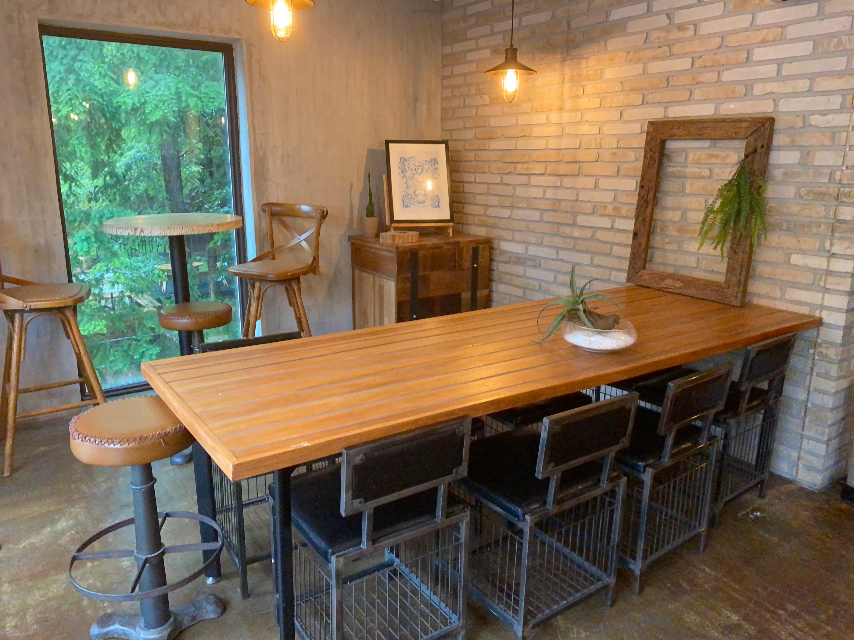 A Hideaway Bali-Themed Cafe In The Middle Of Gangnam | ab cafe, rattan, furniture, rattan basket, bag, tiramisu, lemon pound cake, gangnam cafe, sinnonhyeon