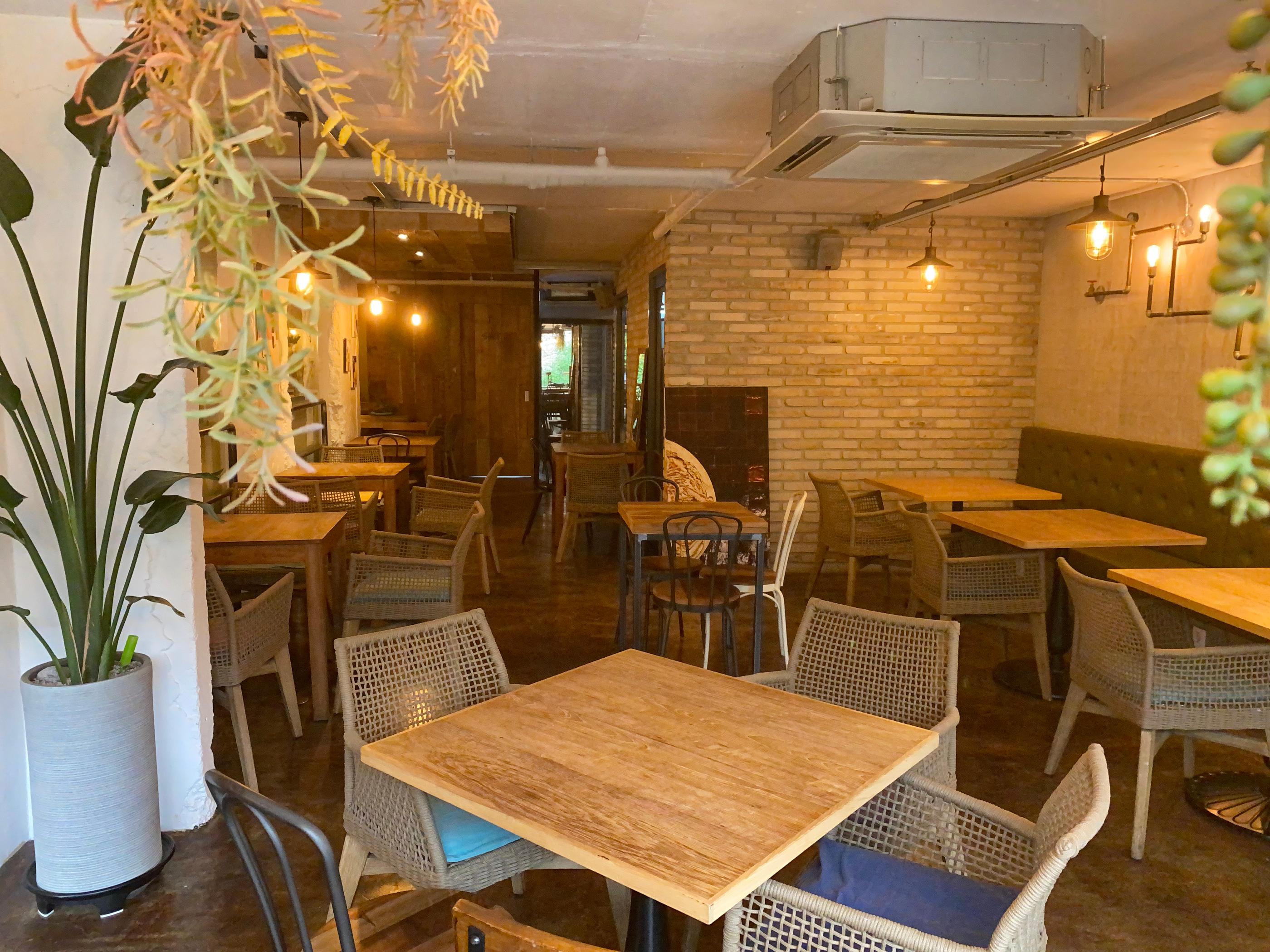 A Hideaway Bali-Themed Cafe In The Middle Of Gangnam | ab cafe, rattan, furniture, rattan basket, bag, tiramisu, lemon pound cake, gangnam cafe, sinnonhyeon