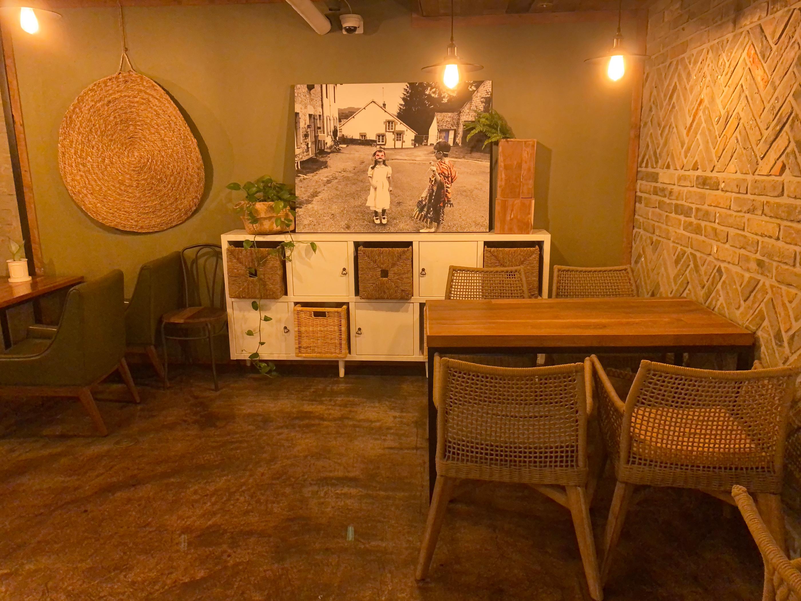 A Hideaway Bali-Themed Cafe In The Middle Of Gangnam | ab cafe, rattan, furniture, rattan basket, bag, tiramisu, lemon pound cake, gangnam cafe, sinnonhyeon
