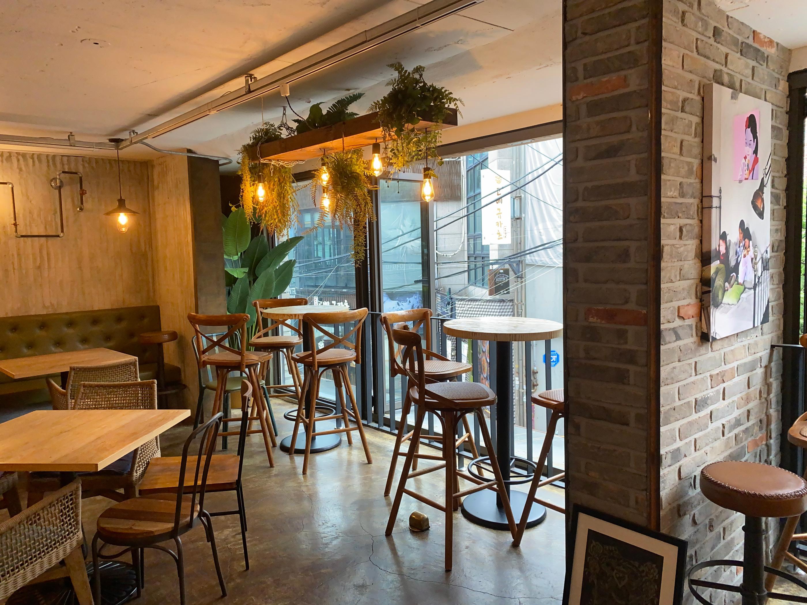 A Hideaway Bali-Themed Cafe In The Middle Of Gangnam | ab cafe, rattan, furniture, rattan basket, bag, tiramisu, lemon pound cake, gangnam cafe, sinnonhyeon