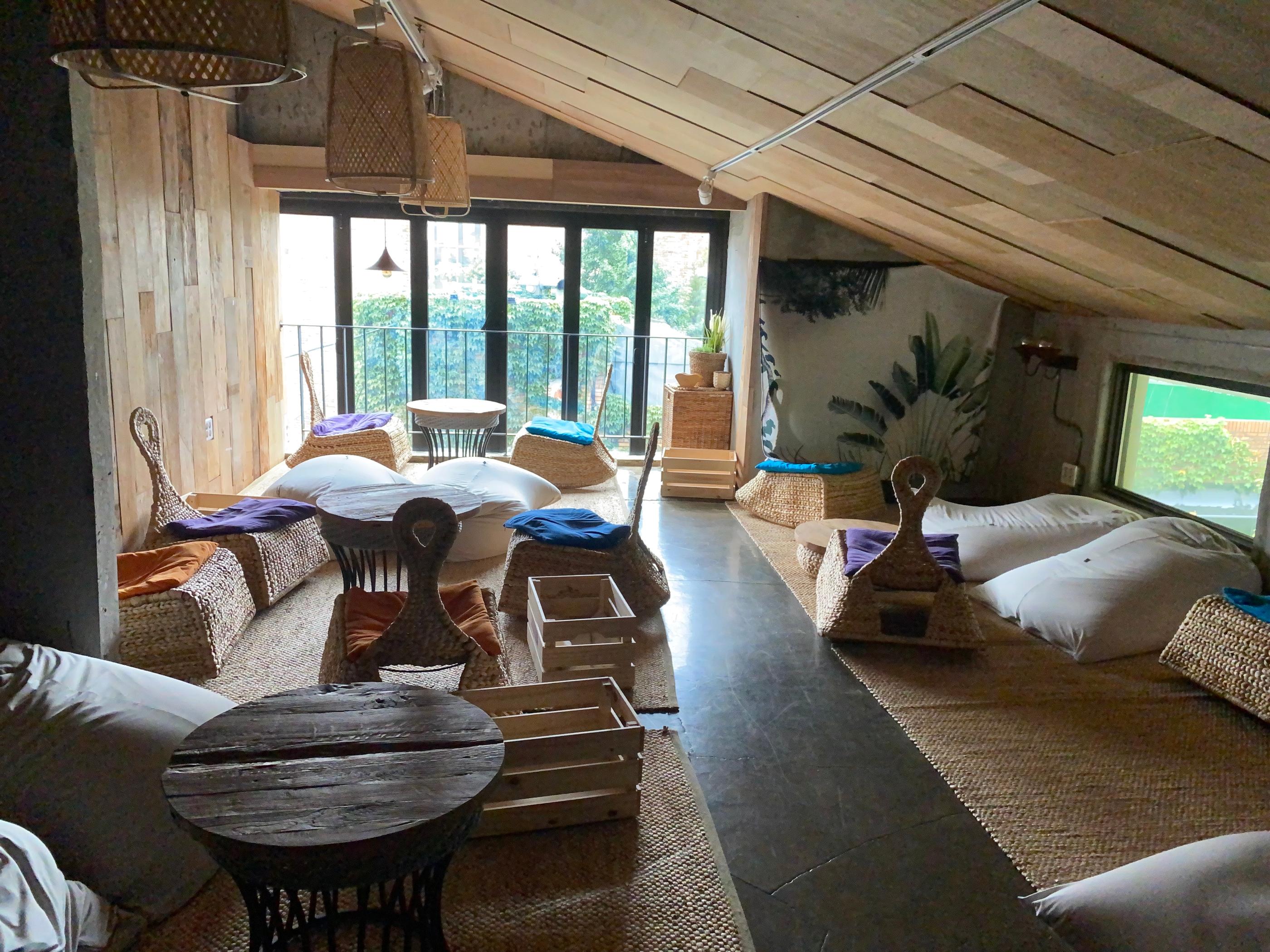 A Hideaway Bali-Themed Cafe In The Middle Of Gangnam | ab cafe, rattan, furniture, rattan basket, bag, tiramisu, lemon pound cake, gangnam cafe, sinnonhyeon