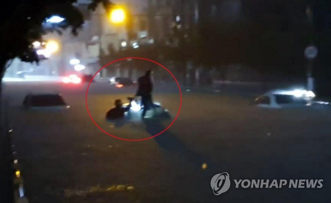  Trong khi Seoul căng mình với Covid-19, Busan lại bị ảnh hưởng nặng nề vì trận mưa lũ lịch sử