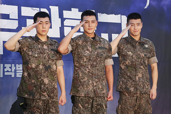 ข้อดี 7 อย่างของการได้แฟนเป็นทหารเกาหลี