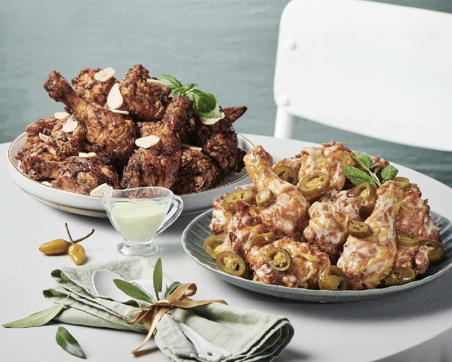 Gà rán Puradak với lớp bột giòn rụm hoàn hảo tận hưởng bữa ăn