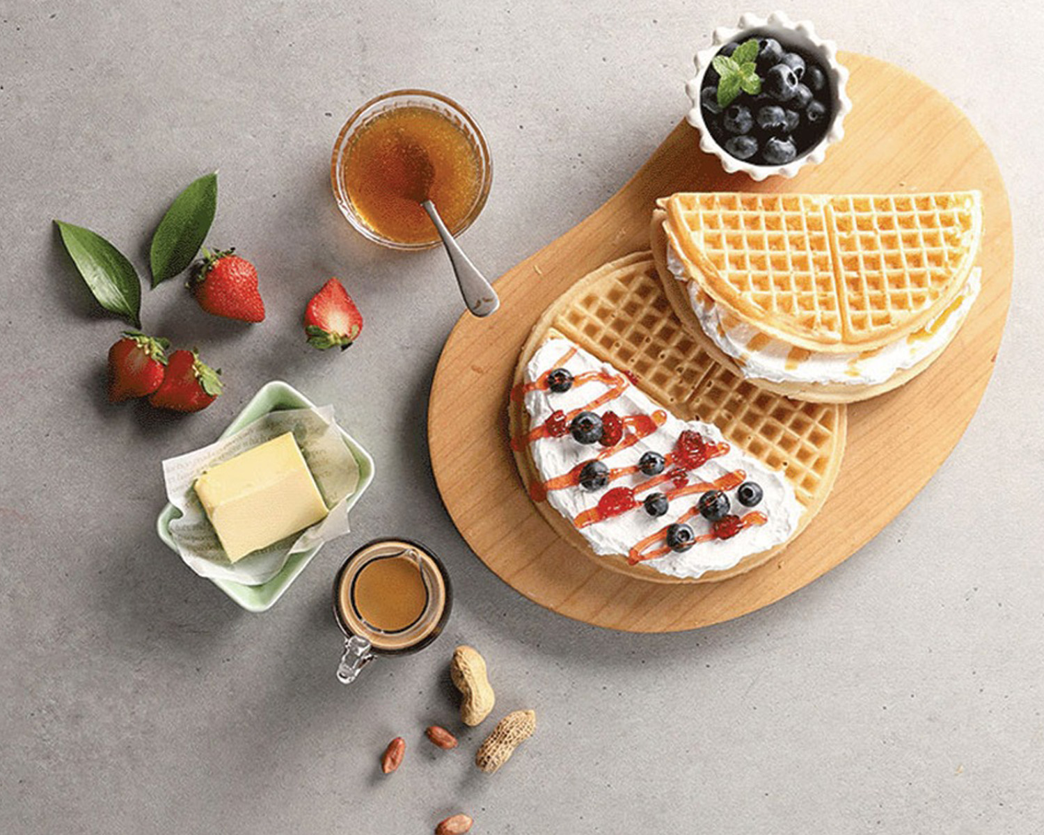 Waffle Daehak với nhiều loại topping đa dạng cùng vị giòn thơm ngon, món tráng miệng không thể cưỡng lại