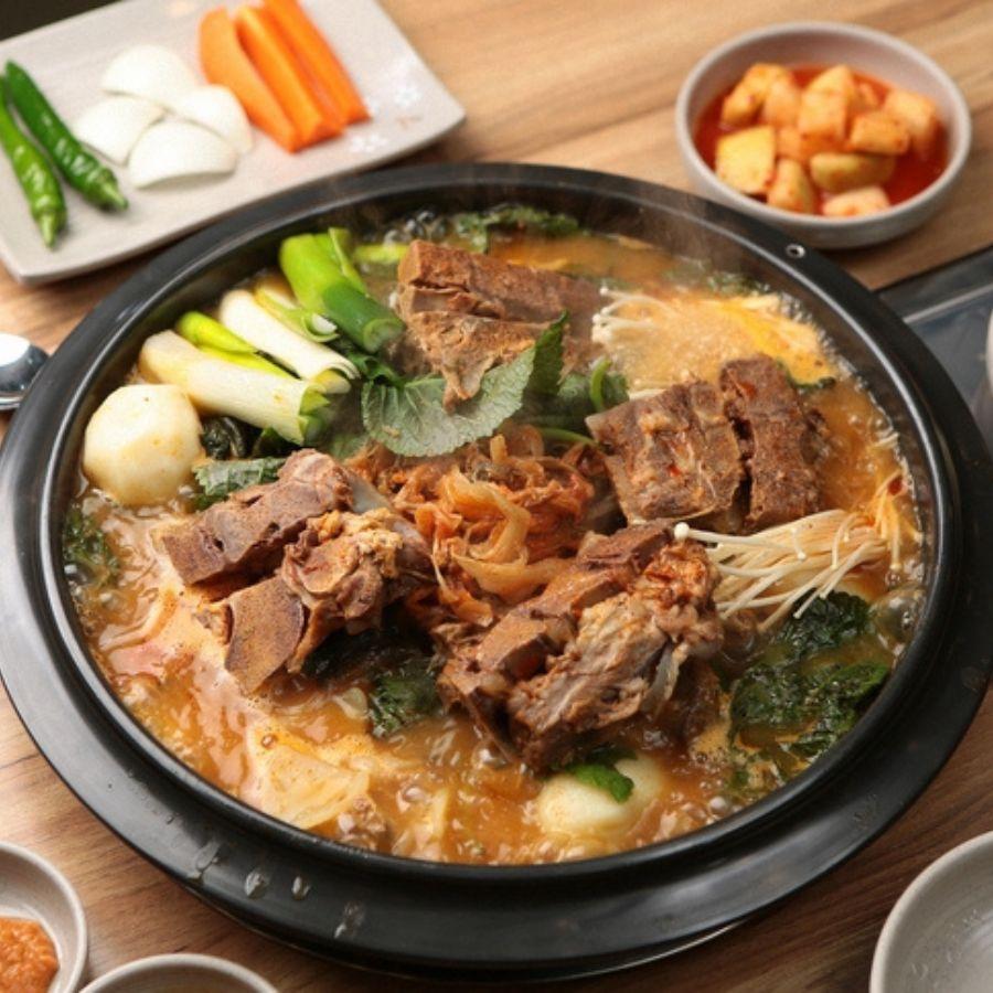 Canh Gamjatang xương hầm đậm đà hương vị truyền thống khó cưỡng