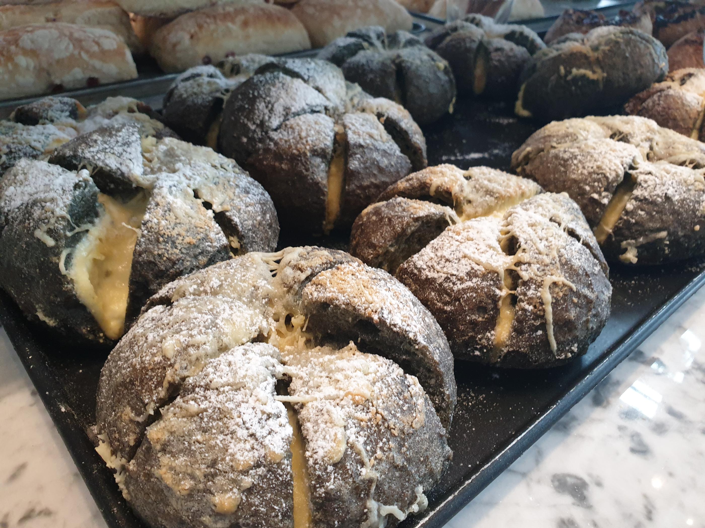 インチョン空港を眺められる巨大カフェ、インチョン空港を眺められるカフェ、仁川空港を眺められるカフェ、空港カフェ、空港近所カフェ、インチョン空港カフェ、仁川空港カフェ、仁川空港近所カフェ、周辺カフェ、仁川空谷、仁川、インチョン、インチョンカフェ、仁川カフェ、飛行機に近いカフェ、空港近く、仁川空港近く、パン屋、韓国パン屋、パン、韓国、ベーカリーカフェ