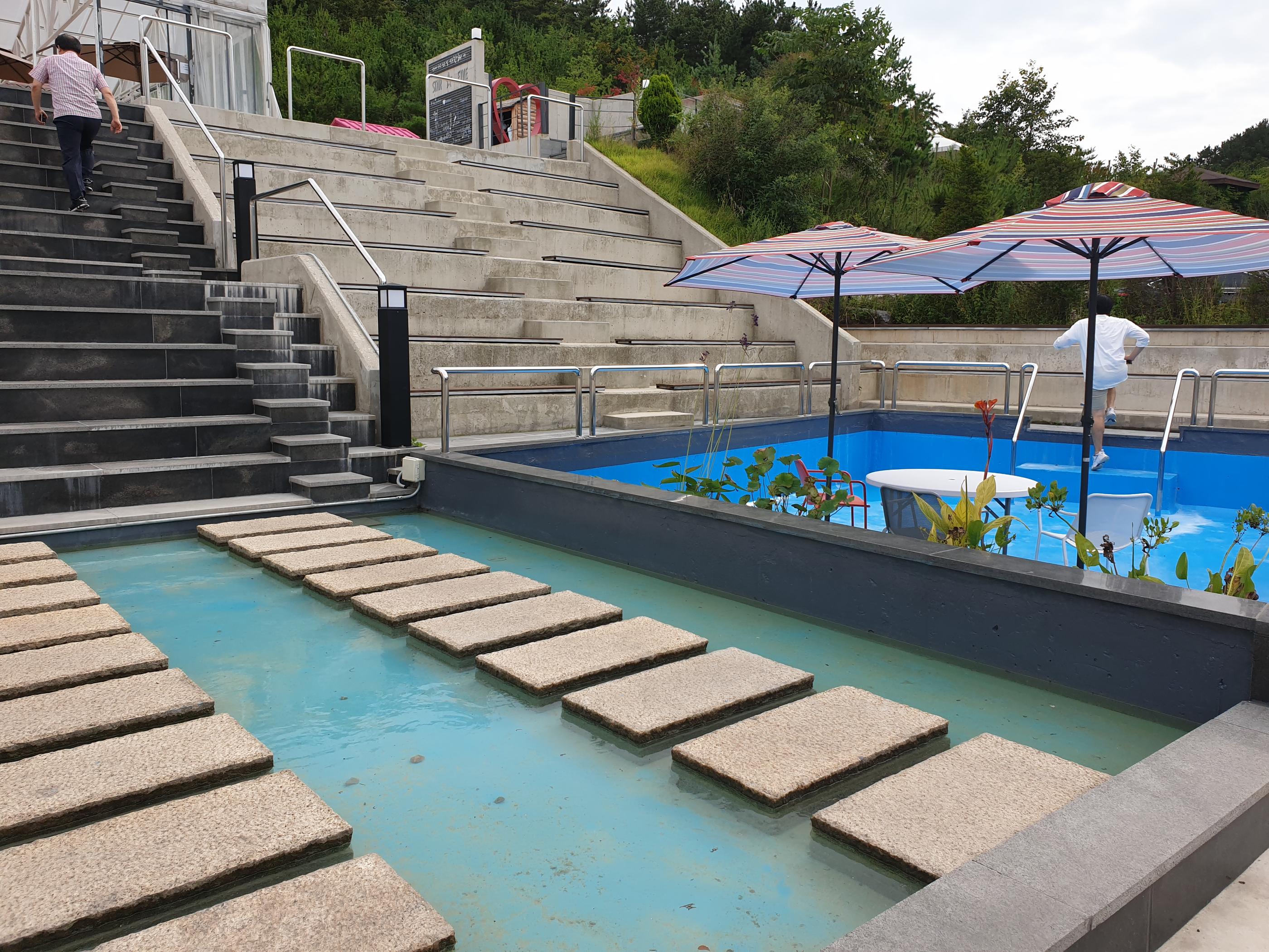 インチョン空港を眺められる巨大カフェ、インチョン空港を眺められるカフェ、仁川空港を眺められるカフェ、空港カフェ、空港近所カフェ、インチョン空港カフェ、仁川空港カフェ、仁川空港近所カフェ、周辺カフェ、仁川空谷、仁川、インチョン、インチョンカフェ、仁川カフェ、飛行機に近いカフェ、空港近く、仁川空港近く、パン屋、韓国パン屋、パン、韓国、ベーカリーカフェ