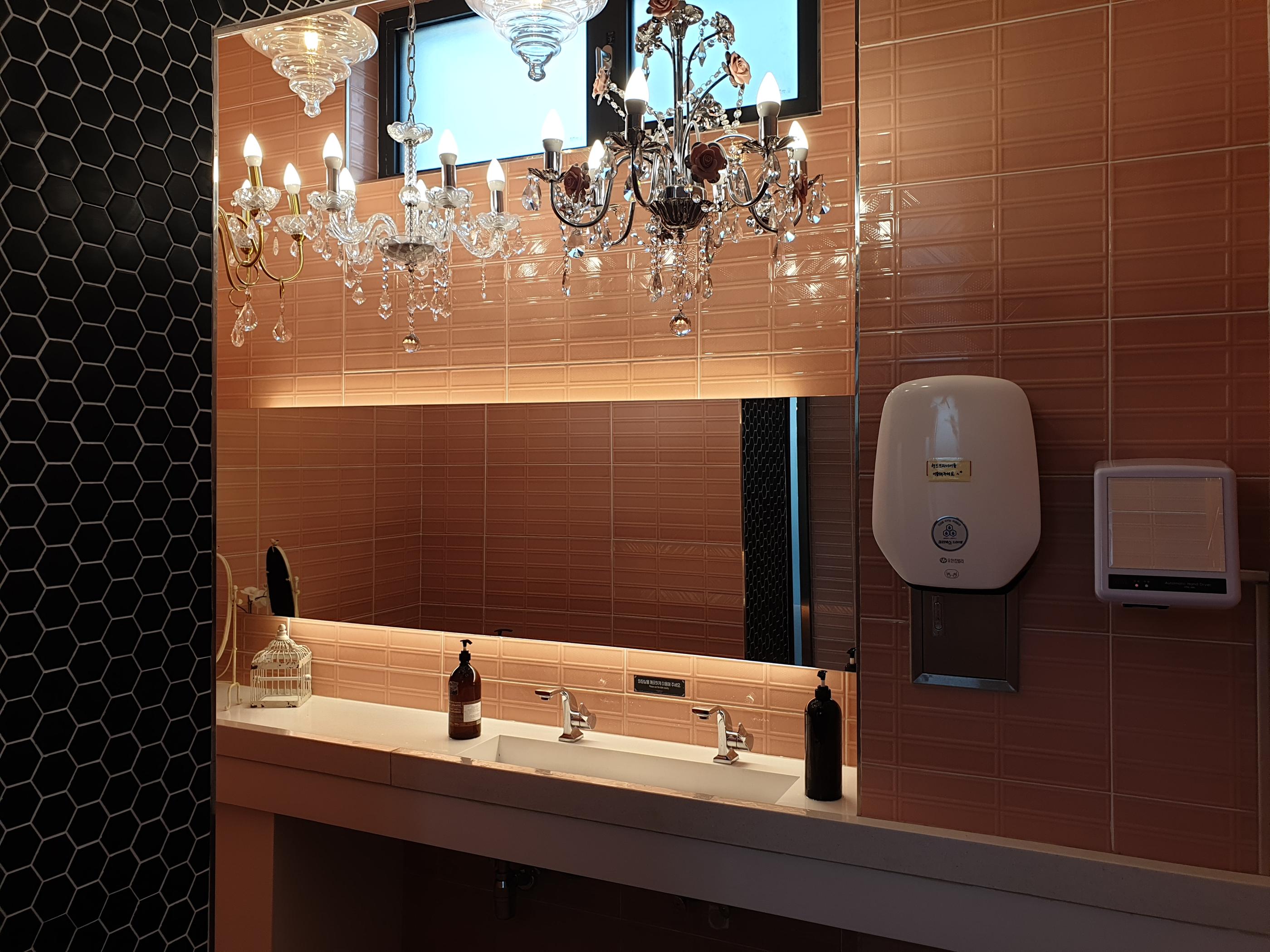 インチョン空港を眺められる巨大カフェ、インチョン空港を眺められるカフェ、仁川空港を眺められるカフェ、空港カフェ、空港近所カフェ、インチョン空港カフェ、仁川空港カフェ、仁川空港近所カフェ、周辺カフェ、仁川空谷、仁川、インチョン、インチョンカフェ、仁川カフェ、飛行機に近いカフェ、空港近く、仁川空港近く、パン屋、韓国パン屋、パン、韓国、ベーカリーカフェ