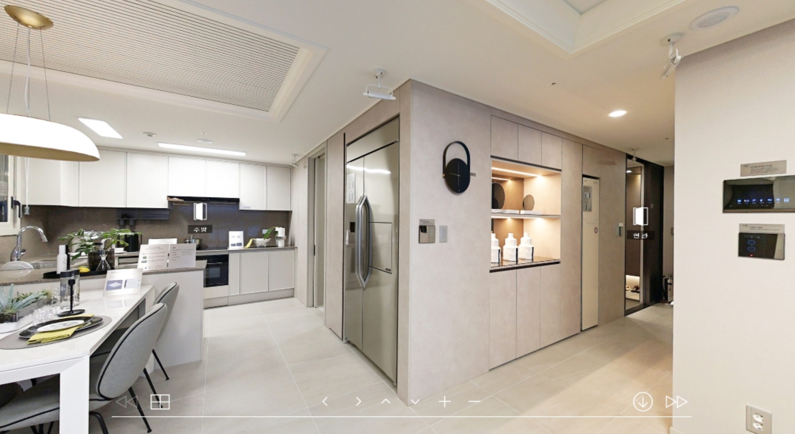 韓国にあるモデルハウスの内部デザイン。モダンなインテリアで見せる最新の住宅展示場。