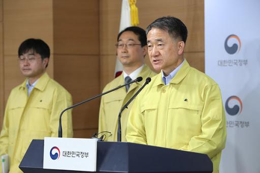 หลังจากได้มีการหารือเรื่องการพิจารณาเรื่องค่าใช้จ่ายสำหรับผู้ป่วยต่างชาติที่ติดโควิด 19 ในที่สุดรัฐบาลเกาหลีใต้ได้ตัดสินใจผลักดันมาตรการค่ารักษาพยาบาลสำหรับผู้ป่วยต่างชาติ