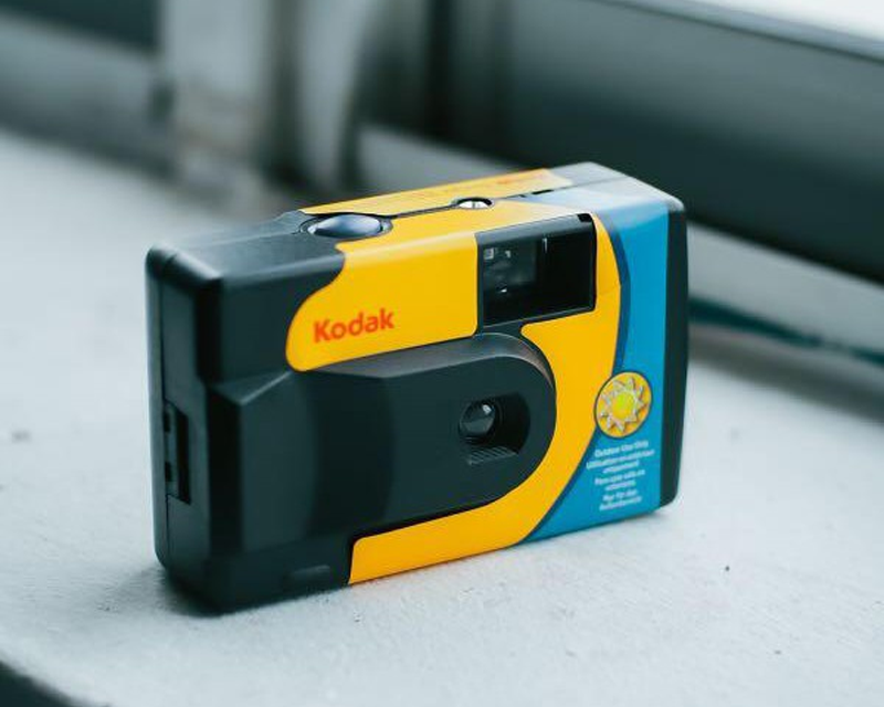 Kodak Daylight,一次用菲林相機,ISO 800,無閃光燈,輕便設計,適合日間户外拍攝。