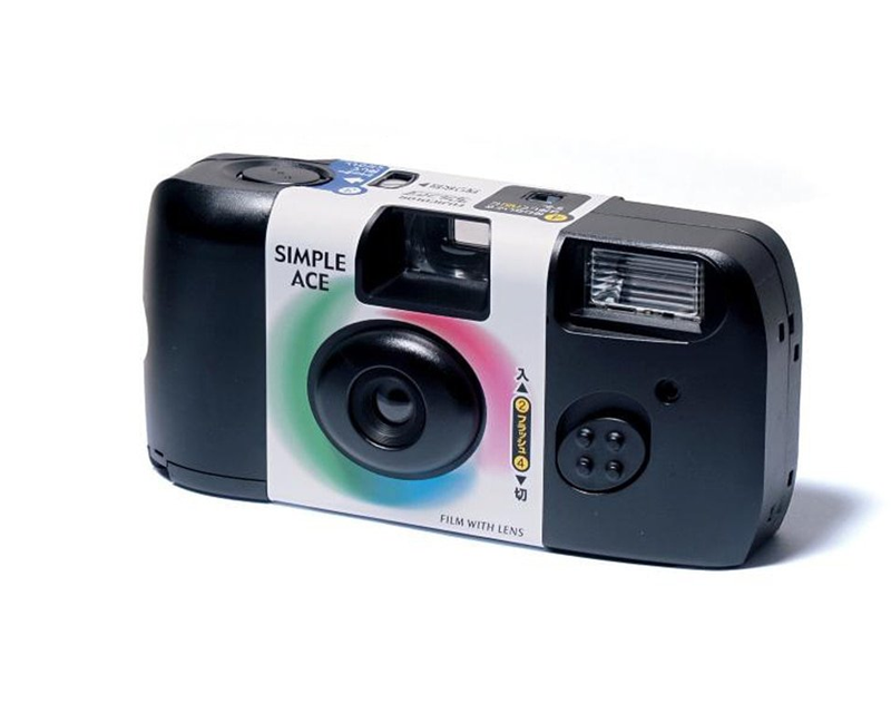 Fuji Simple ACE一次性菲林相機,ISO 400,附有閃光燈,擁有復古效果的富士調色。