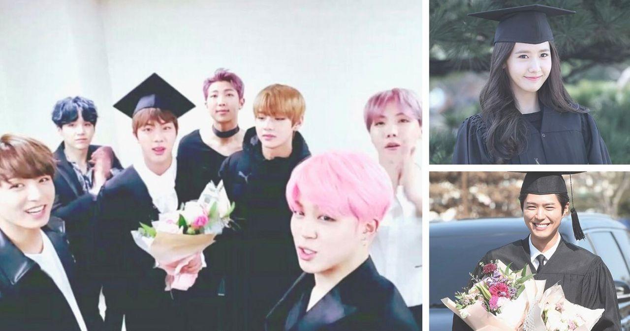 กลุ่มคนที่สวมใส่ชุดรับปริญญาพร้อมช่อดอกไม้ ทั้งภายในห้องและด้านนอก