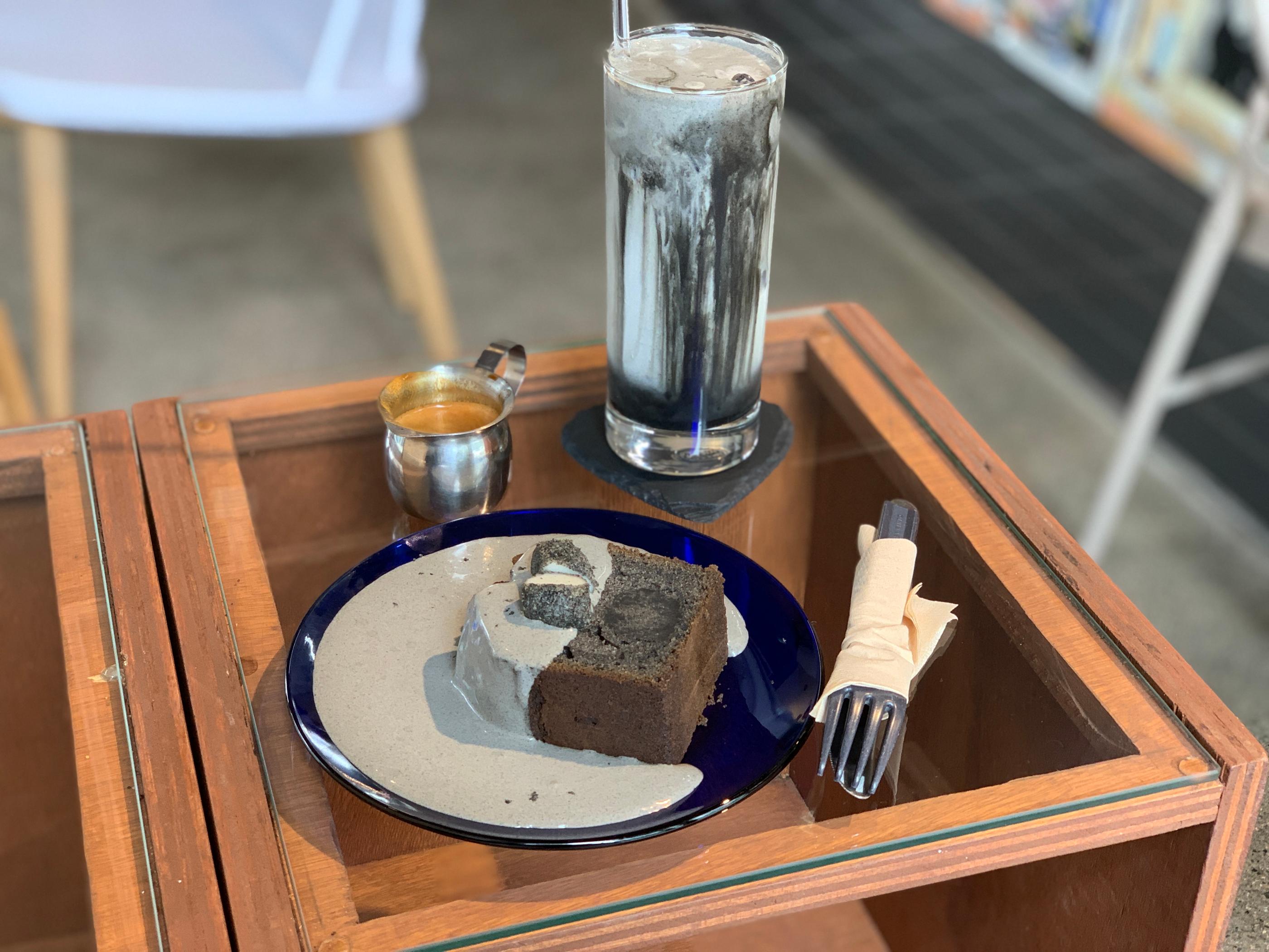 延南洞カフェ | OFFICE OF (オフィスオブ)