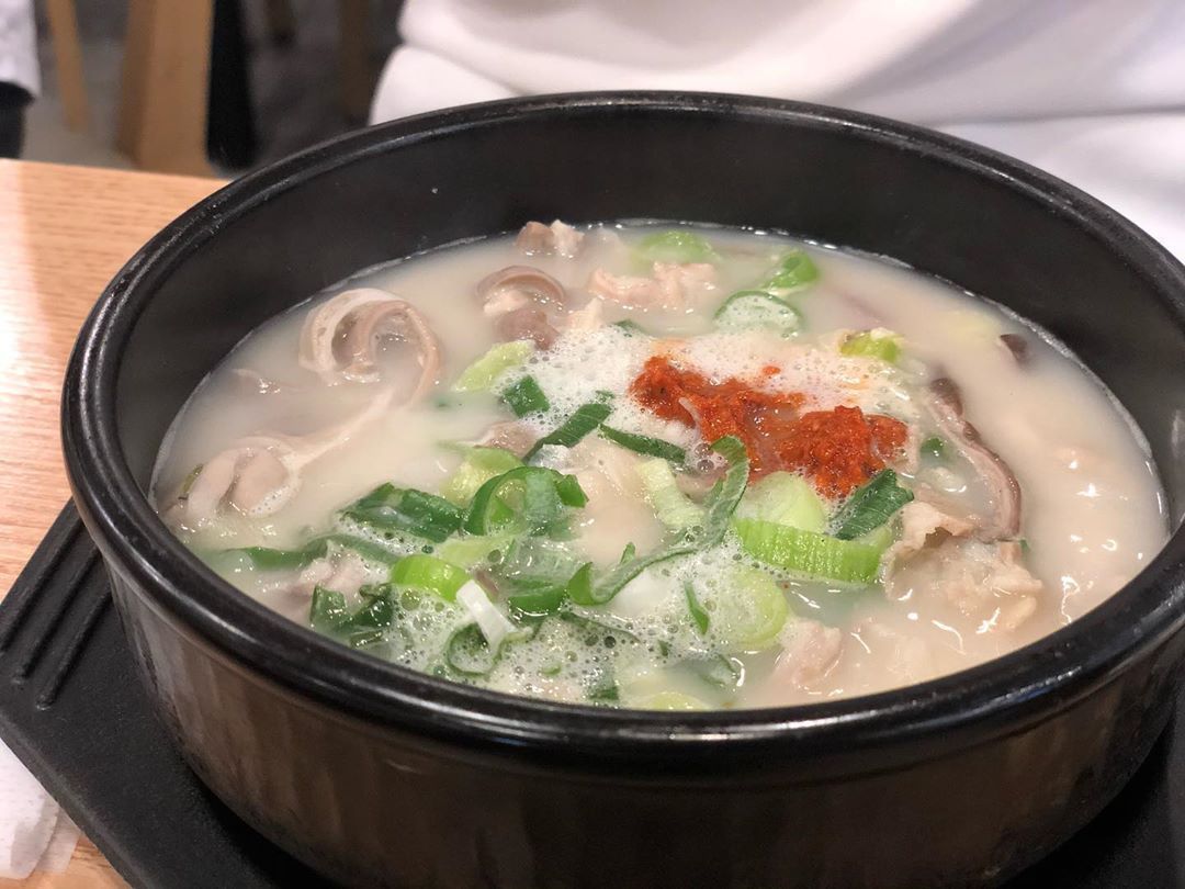 2025 Busan Must Eat Delicious Food. There are so many delicacies in Busan! Order 10 different kinds of food that you must eat in Busan! How about nuts, pork soup, and cold pork feet?