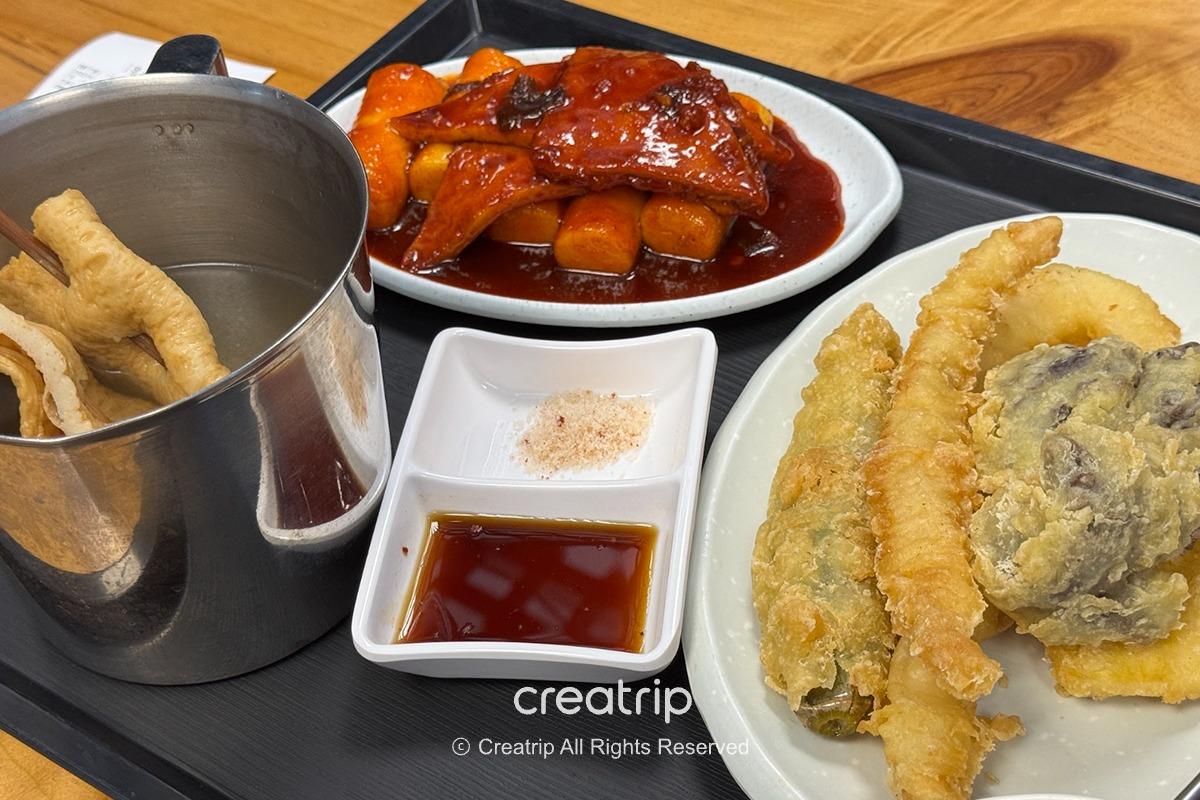 海雲台市場サングギネのトッポッキ・オムク・揚げ物