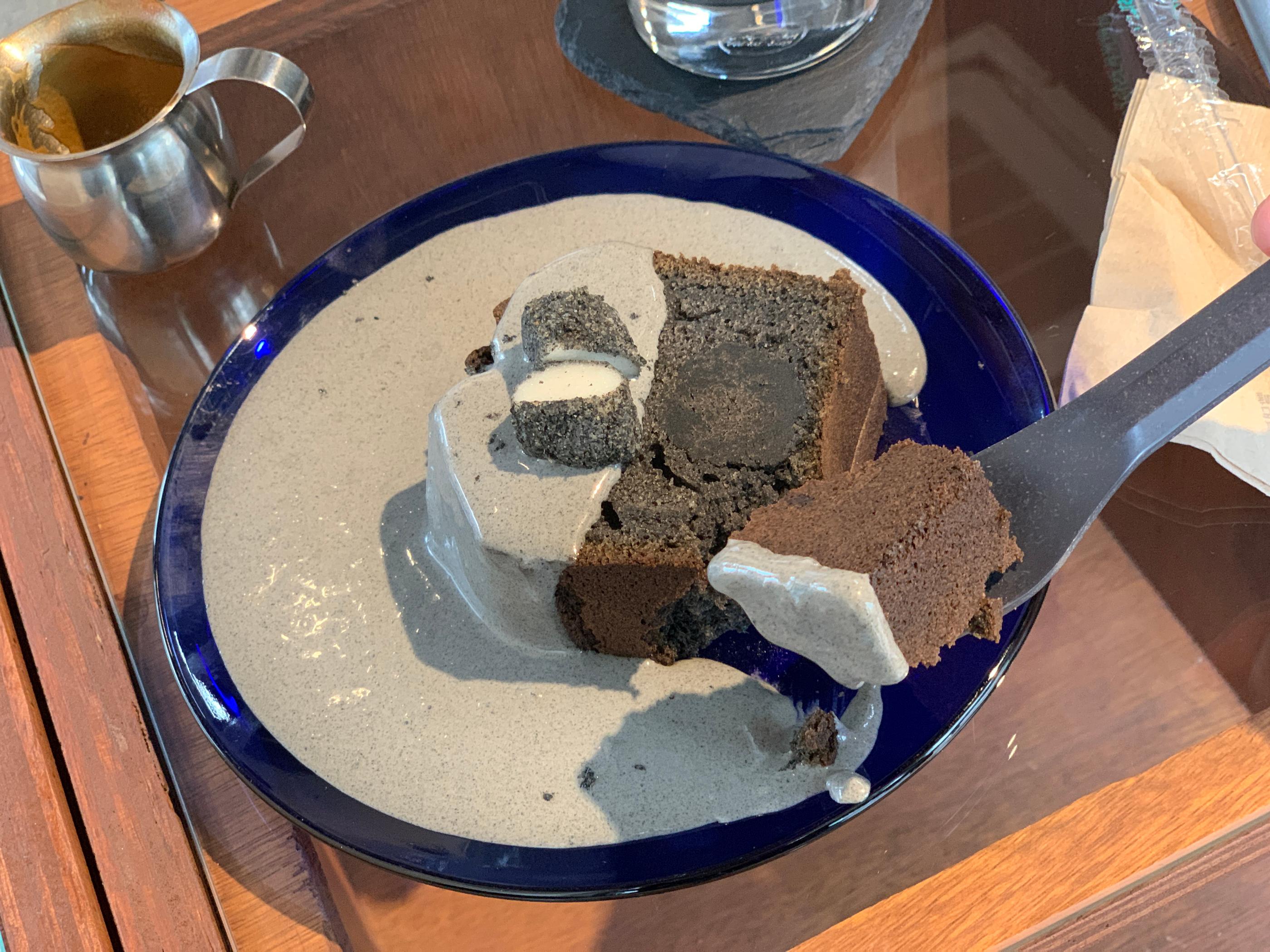 韓国カフェ カフェ 黒ごまデザート 黒ごまラテ ホンデカフェ ホンデ ヨンナム洞 ヨンナム洞カフェ OFFICEOF