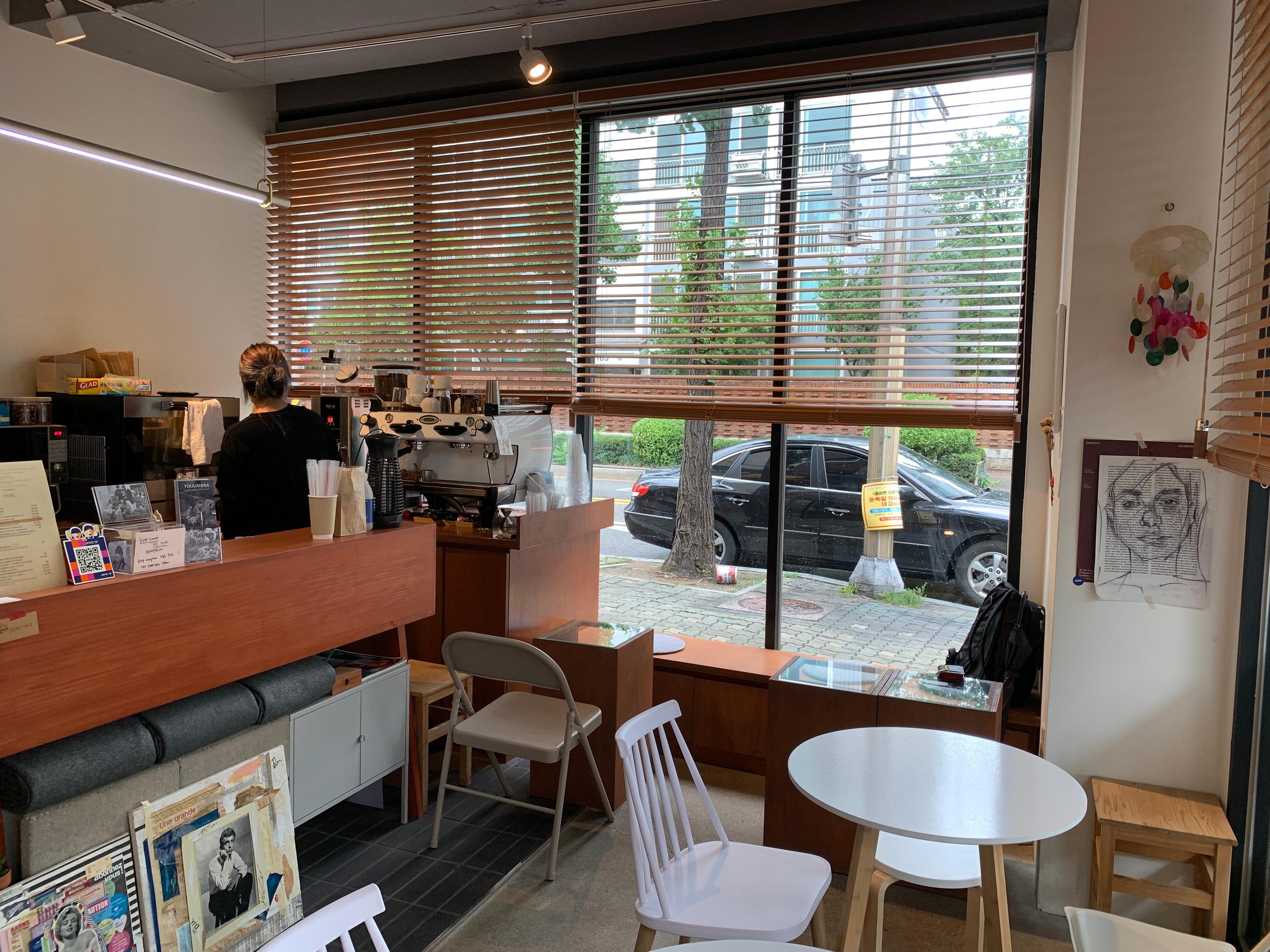 韓国カフェ カフェ 黒ごまデザート 黒ごまラテ ホンデカフェ ホンデ ヨンナム洞 ヨンナム洞カフェ OFFICEOF